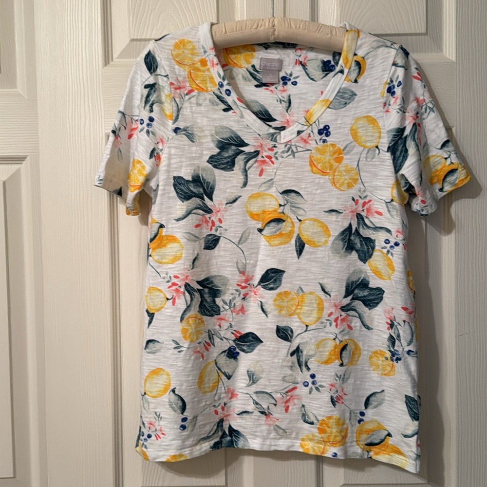 Chico’s V Neck Shirt with Lemon Print Size 0